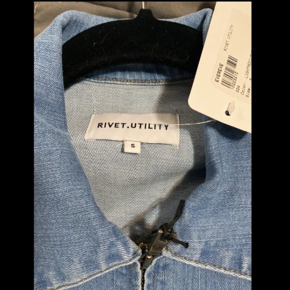 Size women’s small/S, Rivet Utility Denim jumper, long sleeve romper - Picture 7 of 7